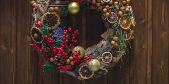 christmas-wreath-with-holly-berr