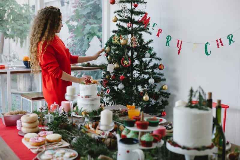 10 Creative Themes for Decorating Your Giant Artificial Christmas Tree This Holiday Season